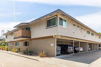 Los Altos Court in Los Altos, CA - Building Photo - Building Photo