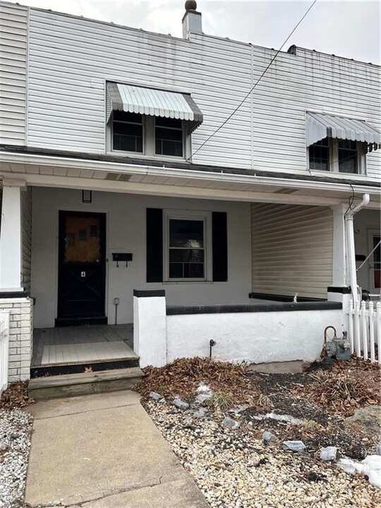 4 Cherry St in East Greenville, PA - Building Photo