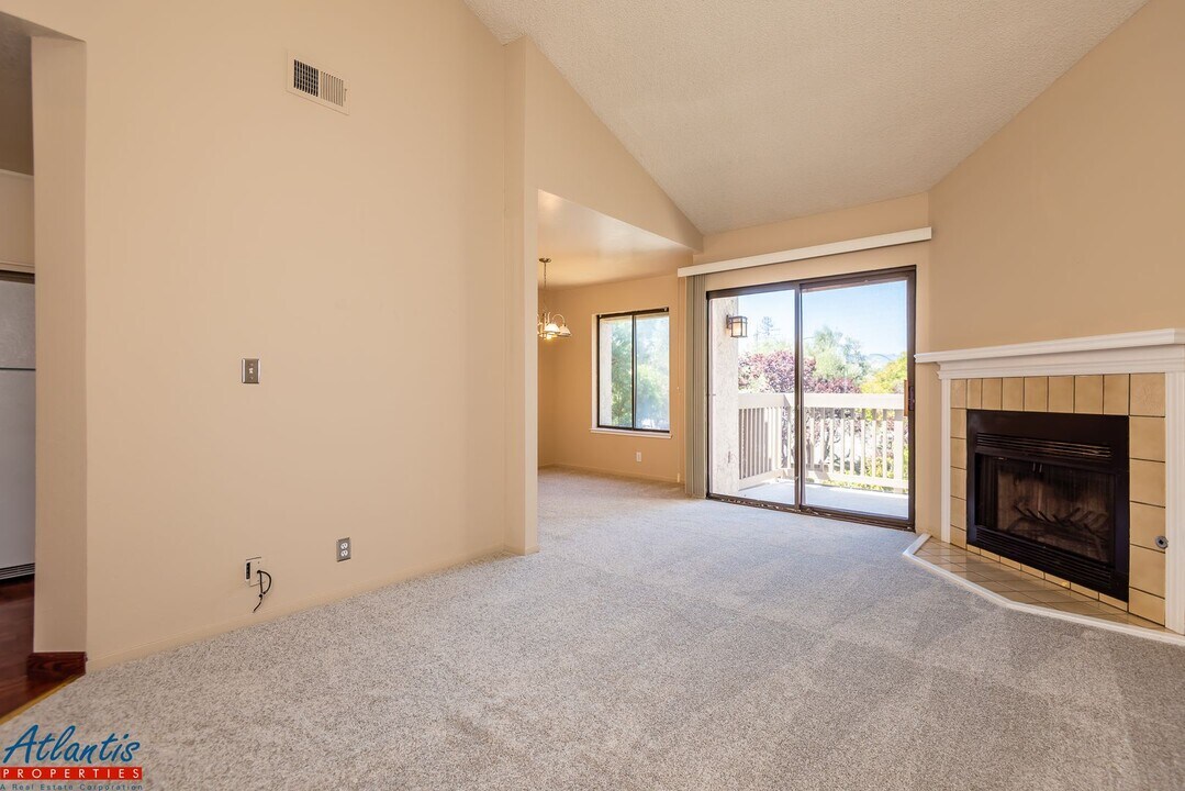 2289 Sun Glory Ln in San Jose, CA - Building Photo