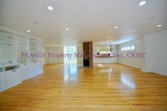 85 Fairway Dr in Novato, CA - Building Photo - Building Photo