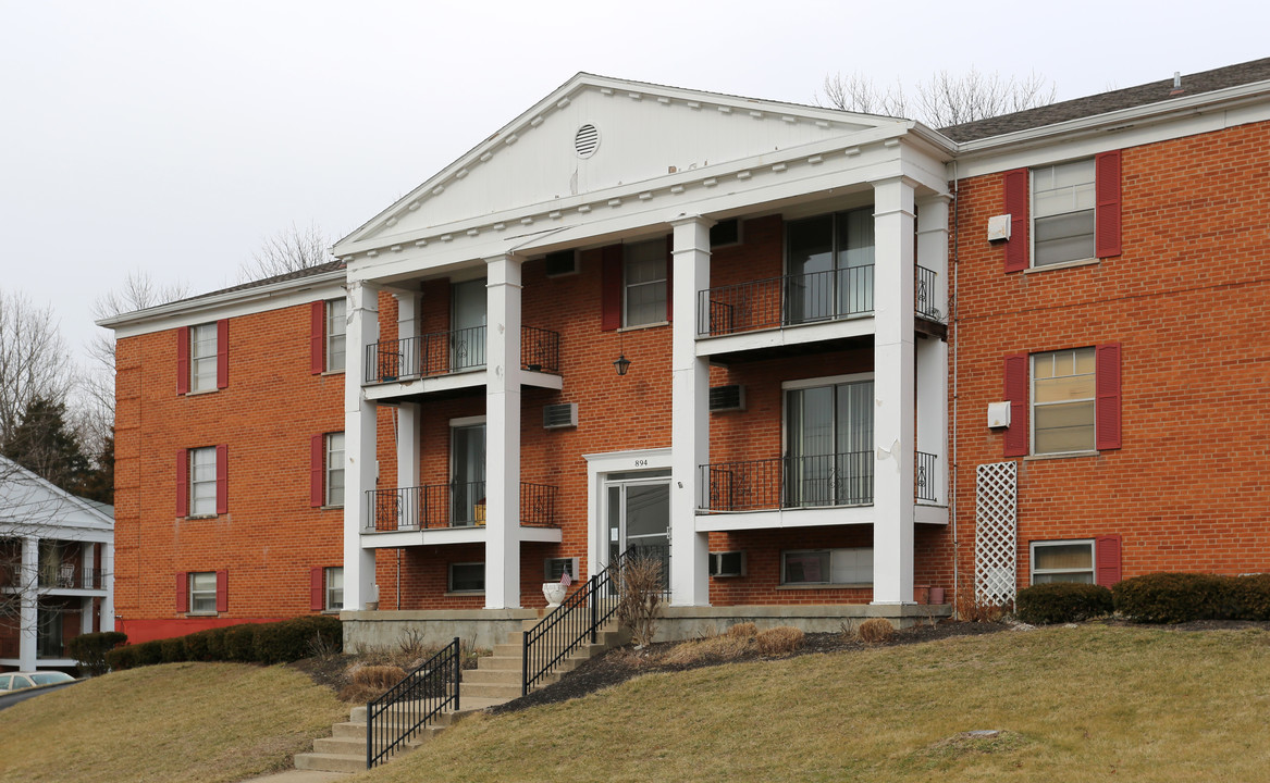 Mohawk Trail Apartments in Milford, OH - Building Photo