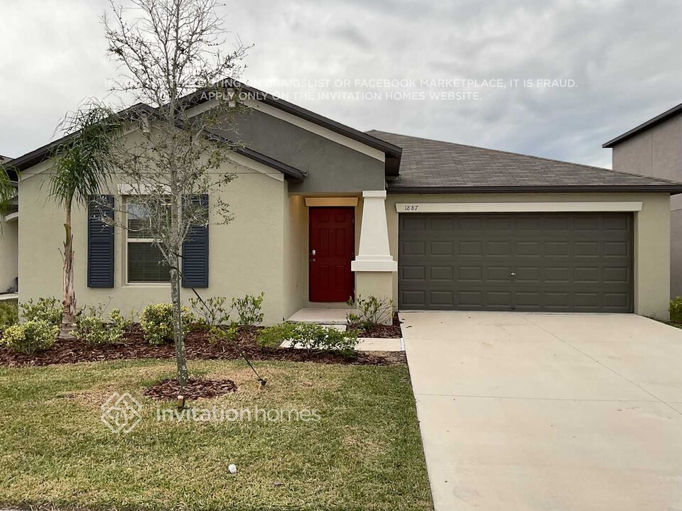 1887 Crinkle Leaf Ct in Ruskin, FL - Building Photo