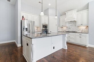 2324 Lynbridge Dr in Plano, TX - Building Photo - Building Photo