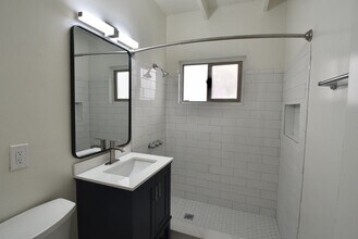 605-609 N Hollywood Way in Burbank, CA - Building Photo - Building Photo