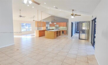 9685 El Clair Ranch Rd in Boynton Beach, FL - Building Photo - Building Photo