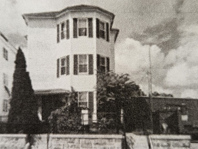 property at 5 Massasoit Rd