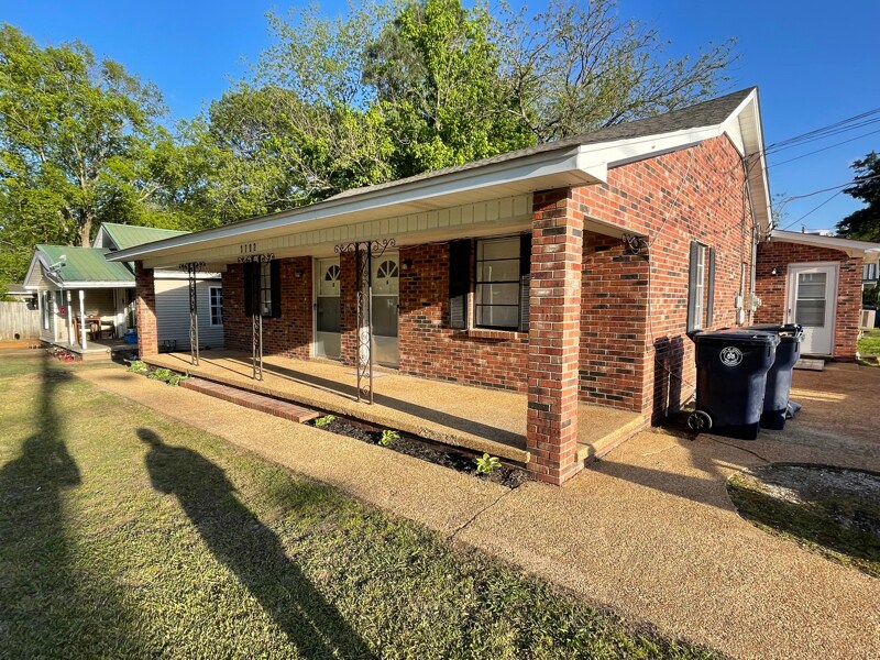 1702 Bunch St in Corinth, MS - Building Photo