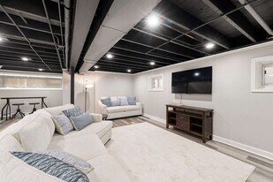 5641 W 64th St in Chicago, IL - Building Photo