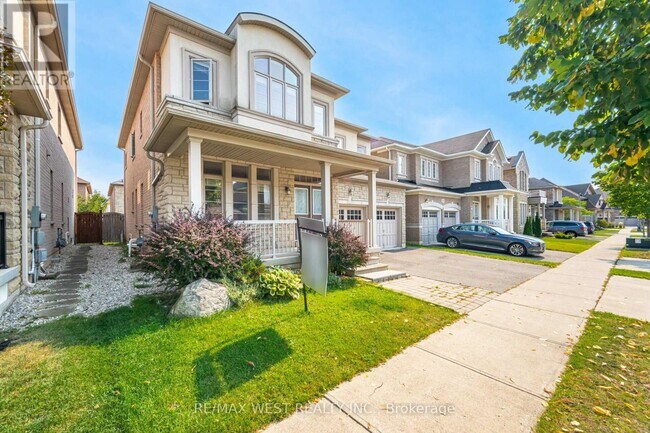 422 Hidden Trail in Oakville, ON - Building Photo - Building Photo