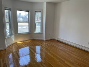 150 Webster Ave, Unit 1 in Cambridge, MA - Foto de edificio - Building Photo