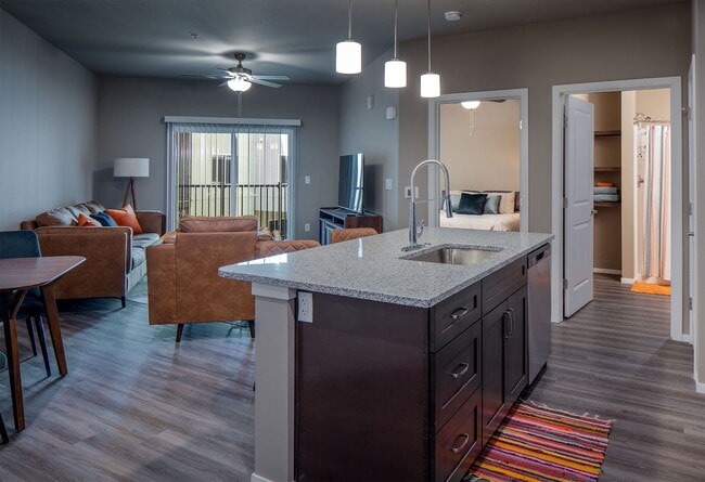Promenade Commons in Rogers, AR - Foto de edificio - Building Photo