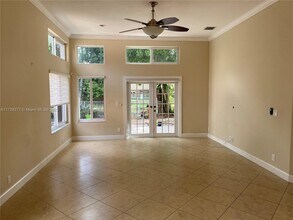 10017 NW 4th St in Plantation, FL - Building Photo - Building Photo