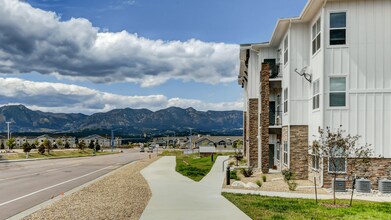 Volta at Voyager in Colorado Springs, CO - Foto de edificio - Building Photo
