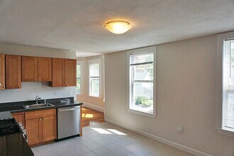 58 Oxford St, Unit 3 in Somerville, MA - Foto de edificio - Building Photo