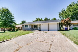 1332 E Brooks St in Norman, OK - Building Photo