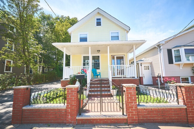 73 Oak St, Unit 1