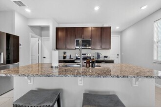 1721 Lindley St in West Palm Beach, FL - Foto de edificio - Building Photo