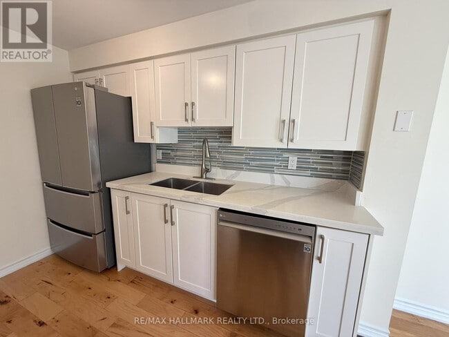 269 Dunsmore Ln in Barrie, ON - Building Photo - Building Photo