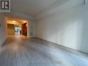 60-360 Shuter St in Toronto, ON - Building Photo - Building Photo
