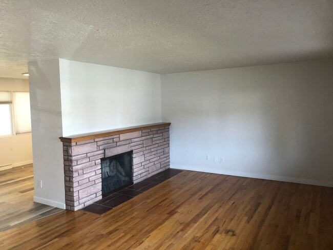 6330 N Elmhurst St in Spokane, WA - Building Photo - Building Photo