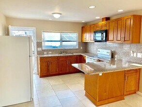4008 Keaka Dr in Honolulu, HI - Building Photo - Building Photo