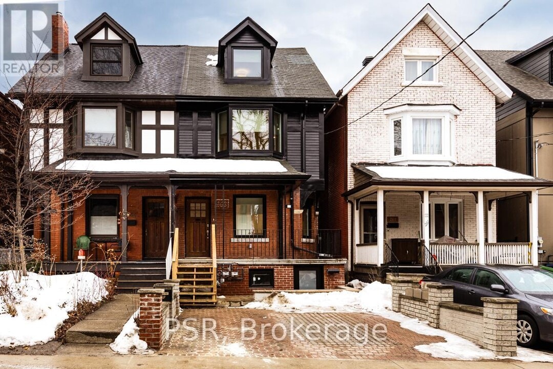 263 Dovercourt Rd in Toronto, ON - Building Photo