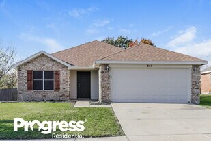 841 Beaver Creek Dr in Burleson, TX - Building Photo
