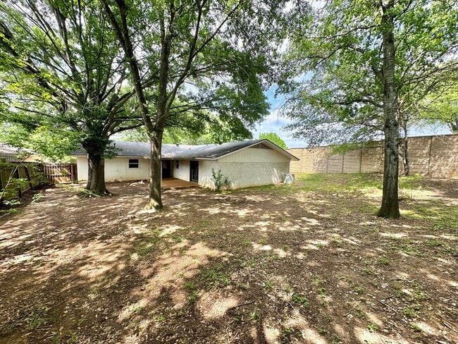 2825 Apache Trail in Tyler, TX - Building Photo - Building Photo