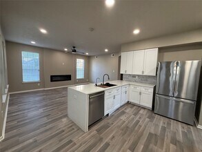 9634 Therrell Dr in Houston, TX - Building Photo - Building Photo