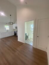 1075 E Howard St in Pasadena, CA - Building Photo - Building Photo