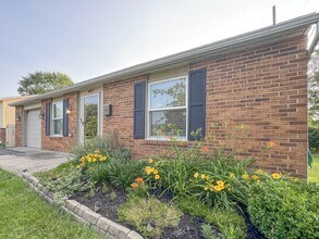 4057 Clabber Rd in Columbus, OH - Foto de edificio - Building Photo