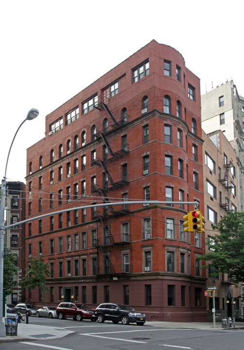 127 Riverside Dr in New York, NY - Building Photo