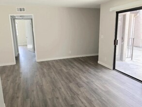 507 E Cedar Ave in Burbank, CA - Building Photo - Building Photo