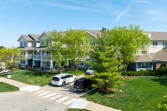 Meadowlark Estates Gracious Retirement Living in Lawrence, KS - Building Photo - Building Photo