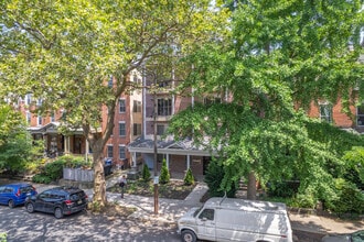 The Gardens on 45th Street in Philadelphia, PA - Foto de edificio - Building Photo