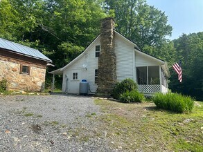 10 Chigger Ridge Rd in Sylva, NC - Foto de edificio - Building Photo