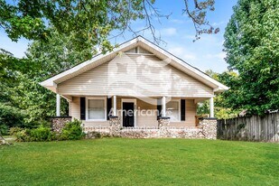 8028 Rugby Ave in Birmingham, AL - Building Photo