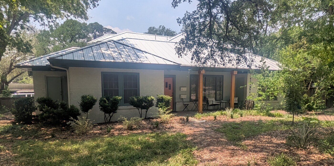 4000 Crescent Dr, Unit A in Austin, TX - Building Photo