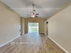 8013 Alamosa Wood Ave in Ruskin, FL - Building Photo - Building Photo