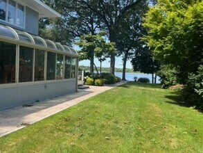 15 Candleberry Rd in Barrington, RI - Building Photo - Building Photo