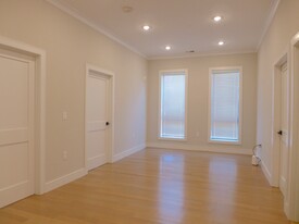 24 Farrington Ave, Unit 1 in Boston, MA - Building Photo