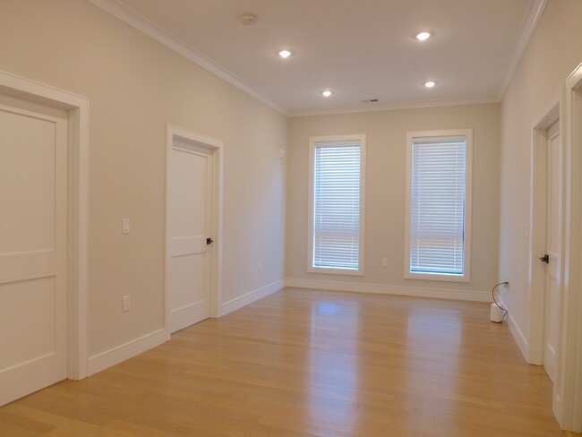 24 Farrington Ave, Unit 1