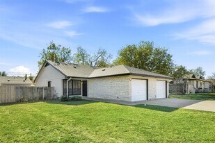 1005 Woodlief Trail in Round Rock, TX - Building Photo