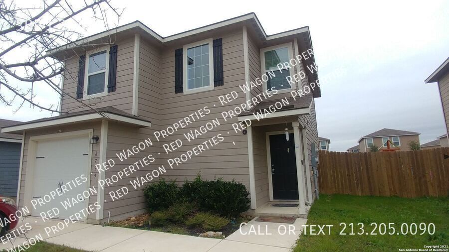 6739 Sabinal in San Antonio, TX - Building Photo