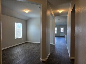 101 Stellamar Dr in Hutto, TX - Building Photo - Building Photo