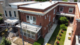 32 N Ashland Ave in Chicago, IL - Building Photo