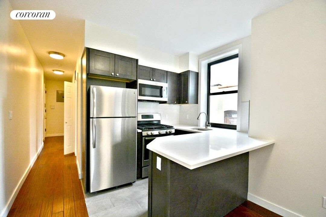 503 W 122nd St in New York, NY - Building Photo