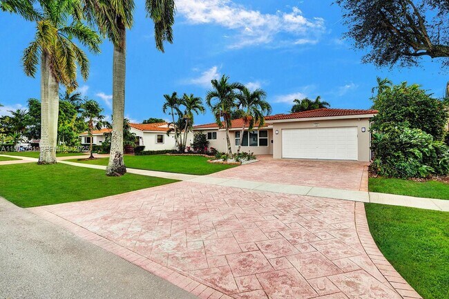 5500 Cleveland St in Hollywood, FL - Building Photo - Building Photo