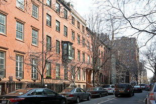 17 W 10th St Apartments