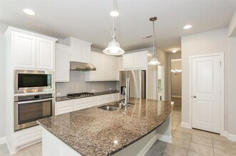 120 Knight of Realm Blvd in Lewisville, TX - Building Photo - Building Photo